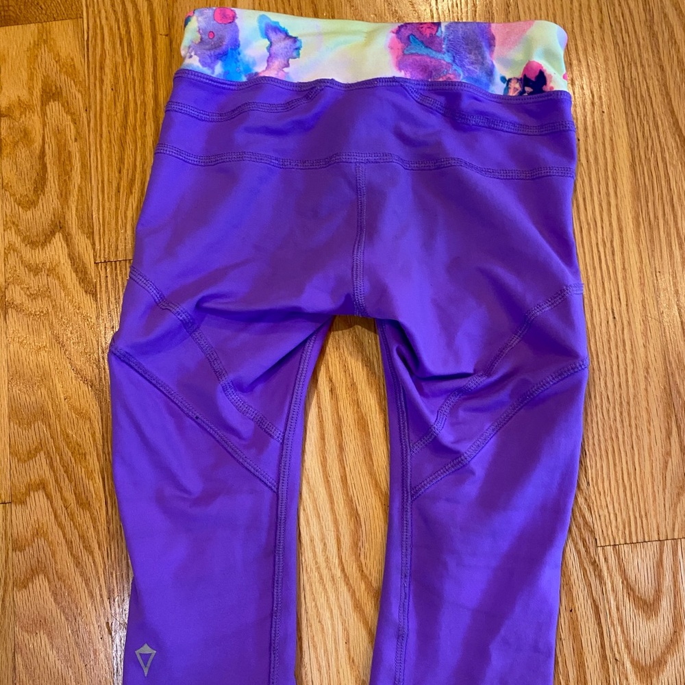 Ivivva Girls crop leggings